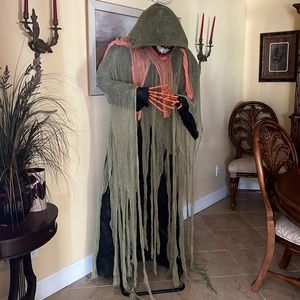 6’ SOUND ACTIVATED JACK-O-LANTERN W-SINISTER LOOK CAPE MOVES ILLUMINATED